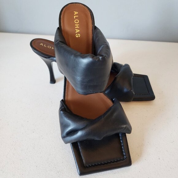 Alohas Sandals "LIKE NEW" - Picture 7 of 16